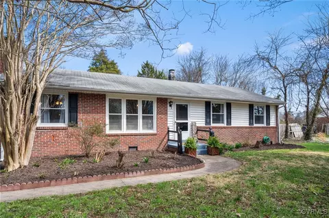 7962 Meadow Dr, Mechanicsville, VA 23111