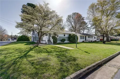 2211 Franklin Ave, Colonial Heights, VA 23834