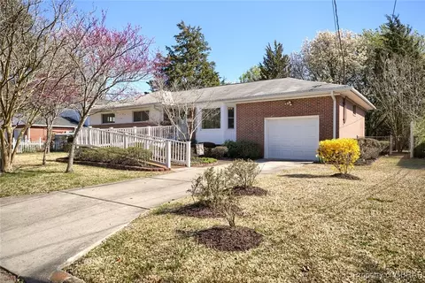 69 Rexford Dr, Newport News, VA 23608