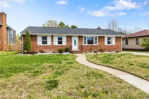 904 Williamsburg Rd, Colonial Heights, VA 23834