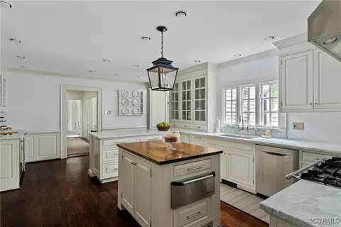 10700 Darby Cir, Midlothian, VA 23113 photo 8