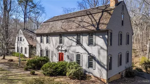 10700 Darby Cir, Midlothian, VA 23113