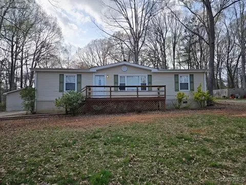 10800 Wincheser Dr, Amelia Court House, VA 23002