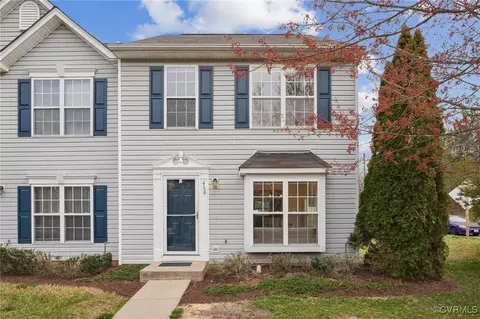 468 Hollybrook Ridge Ln, Richmond, VA 23223