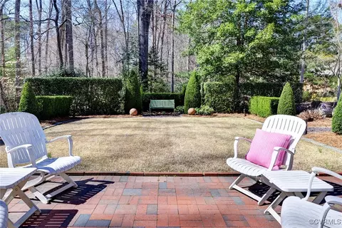 Exterior - 113 Pinepoint Rd, Williamsburg, VA 23185 photo 12 of 22