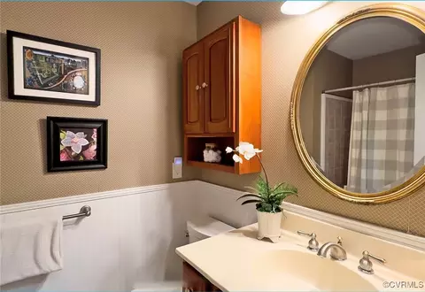 Bath - 113 Pinepoint Rd, Williamsburg, VA 23185 photo 2 of 3