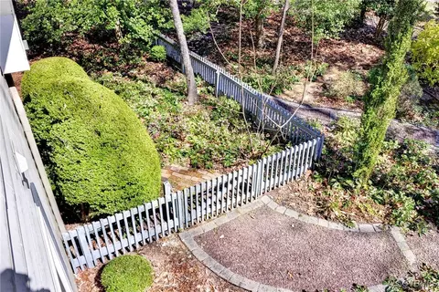 Exterior - 113 Pinepoint Rd, Williamsburg, VA 23185 photo 4 of 22