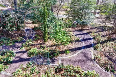 Exterior - 113 Pinepoint Rd, Williamsburg, VA 23185 photo 5 of 22