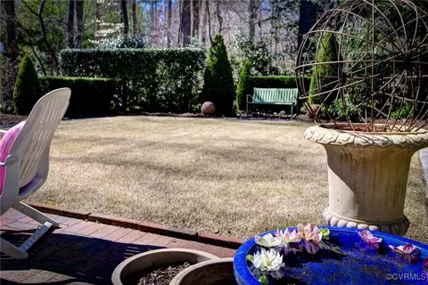 Exterior - 113 Pinepoint Rd, Williamsburg, VA 23185 photo 19 of 22