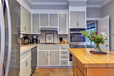 Kitchen - 113 Pinepoint Rd, Williamsburg, VA 23185 photo 2 of 3