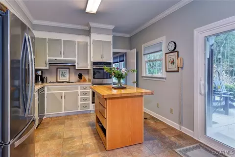 Kitchen - 113 Pinepoint Rd, Williamsburg, VA 23185 photo 1 of 3