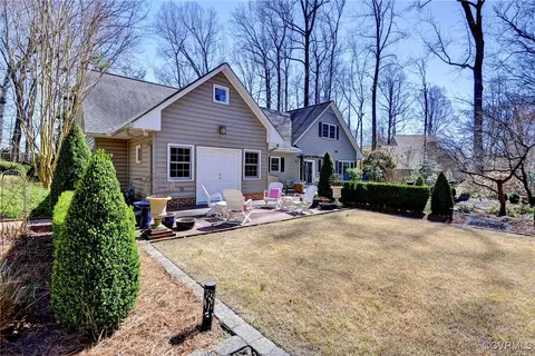 Exterior - 113 Pinepoint Rd, Williamsburg, VA 23185 photo 10 of 22