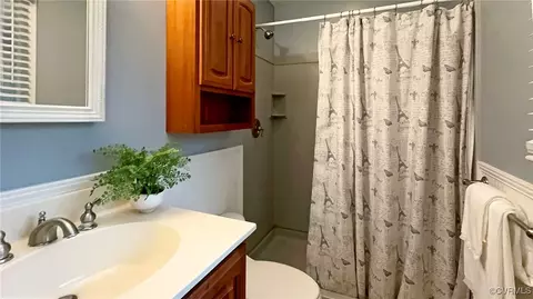 Bath - 113 Pinepoint Rd, Williamsburg, VA 23185 photo 1 of 3