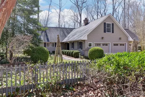 Exterior - 113 Pinepoint Rd, Williamsburg, VA 23185 photo 2 of 22