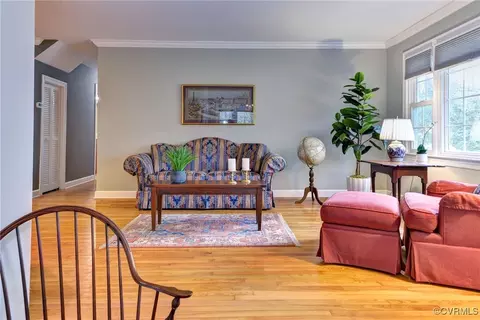 Living - 113 Pinepoint Rd, Williamsburg, VA 23185 photo 3 of 5