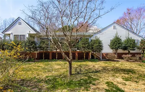 12706 Petersburg St, Chester, VA 23831