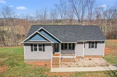 670 Woodland Rd, Appomattox, VA 24522