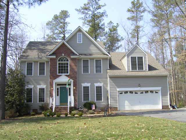 5706 Maple Brook Dr, Midlothian, VA 23112 photo 1