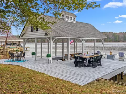18728 Waterford Dr, Dinwiddie, VA 23885