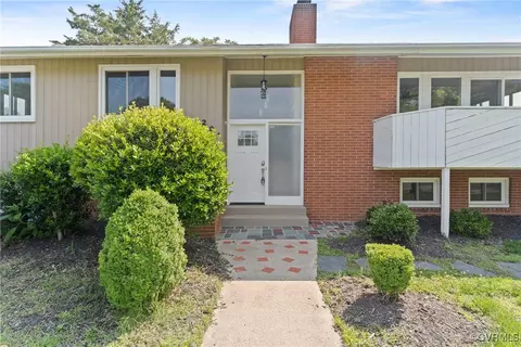 201 Winston Ave, Colonial Heights, VA 23834