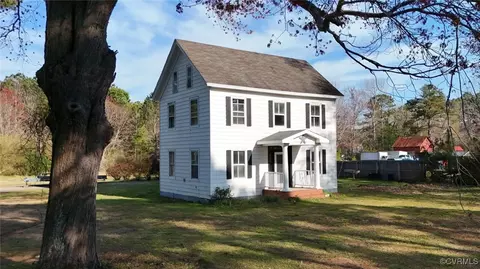 2307 New Point Comfort Hwy, Mathews, VA 23109