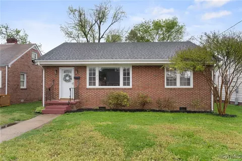 213 Moorman Ave, Colonial Heights, VA 23834