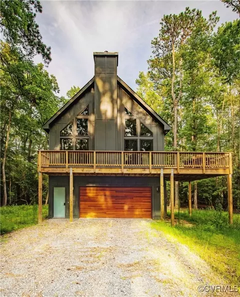 221 Little Oyster Ln, White Stone, VA 22578