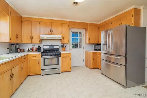 Kitchen - 3365 Foundry Creek Rd, Alberta, VA 23821 photo 2 of 4