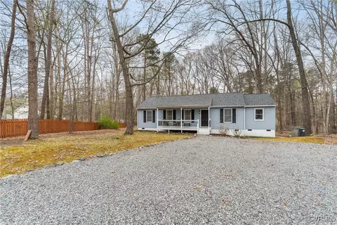 2 Cornwallis Cv, Ruther Glen, VA 22546