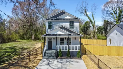 823 Wesley St, Petersburg, VA 23803