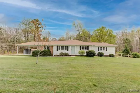 4121 N Richmond Rd, Amelia Court House, VA 23002