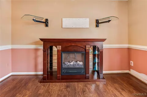 Living - 7924 Clovertree Ct, Richmond, VA 23235 photo 3 of 3
