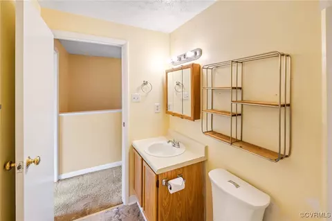 Bath - 7924 Clovertree Ct, Richmond, VA 23235 photo 1 of 4