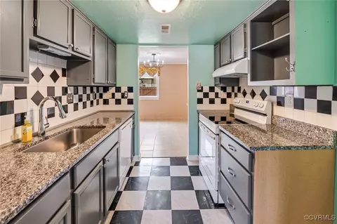 Kitchen - 7924 Clovertree Ct, Richmond, VA 23235 photo 1 of 2