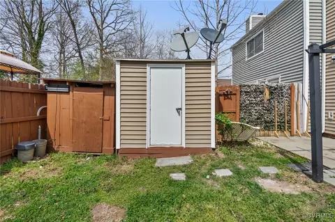 Exterior - 7924 Clovertree Ct, Richmond, VA 23235 photo 3 of 5
