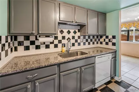 Kitchen - 7924 Clovertree Ct, Richmond, VA 23235 photo 2 of 2