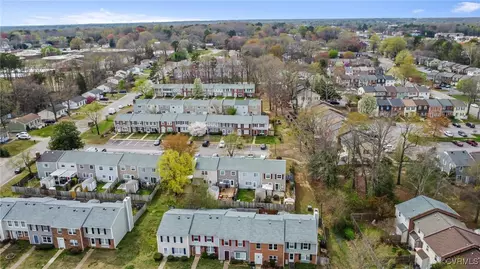 View/Area - 7924 Clovertree Ct, Richmond, VA 23235 photo 1 of 2