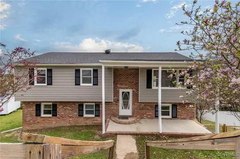 1255 Dana Ln, Colonial Heights, VA 23834