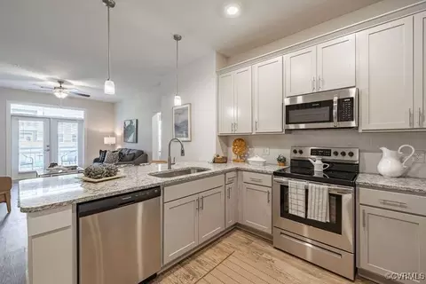 10526 Stony Bluff Dr #103, Ashland, VA 23005