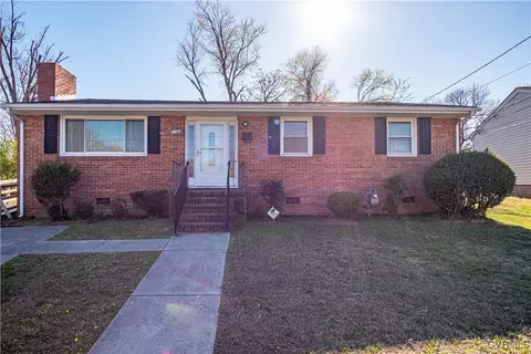 1122 W Booker Cir, Petersburg, VA 23803