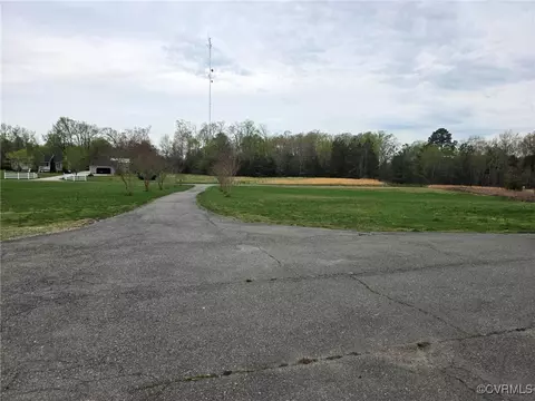 Exterior - 454 W Spring Forest Rd, King William, VA 23086 photo 6 of 7