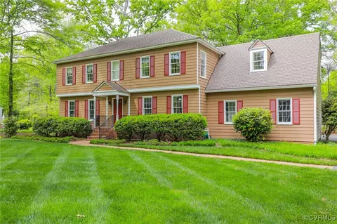 Exterior - 12830 Foxstone Rd, Midlothian, VA 23113 photo 7 of 9