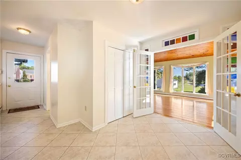 Entry Way - 20117 Cox Rd, Sutherland, VA 23885 photo 1 of 1