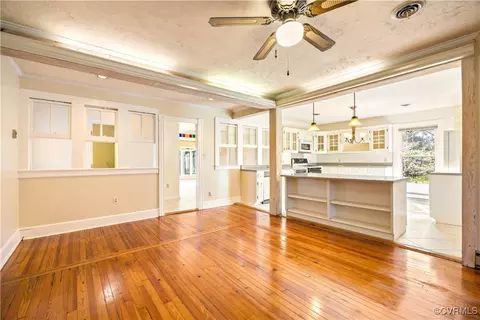 Living - 20117 Cox Rd, Sutherland, VA 23885 photo 6 of 8