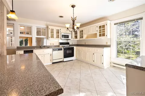 Kitchen - 20117 Cox Rd, Sutherland, VA 23885 photo 1 of 4