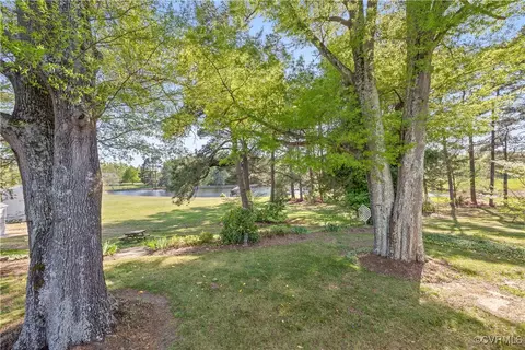 Exterior - 20117 Cox Rd, Sutherland, VA 23885 photo 10 of 11