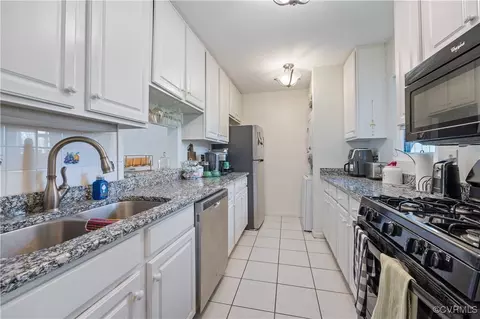 Kitchen - 11629 E Briar Patch Dr, Midlothian, VA 23113 photo 1 of 2