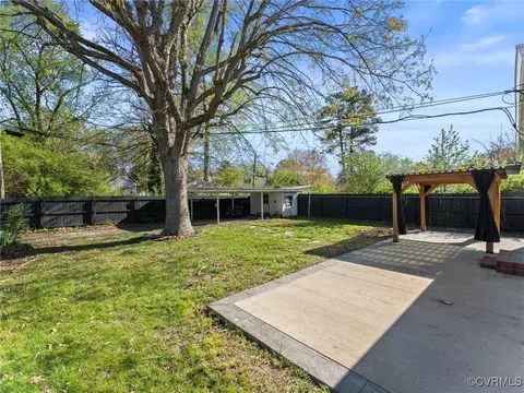 Exterior - 2 E Union St, Sandston, VA 23150 photo 5 of 6