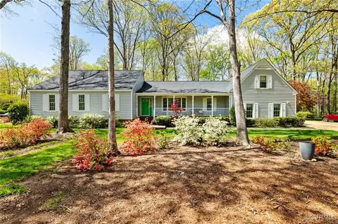 1841 Glamorgan Rd, Midlothian, VA 23113
