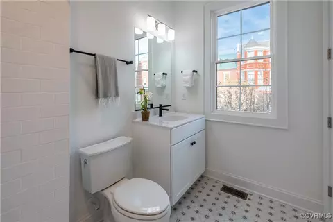 11 E Main St, Richmond, VA 23219 photo 17
